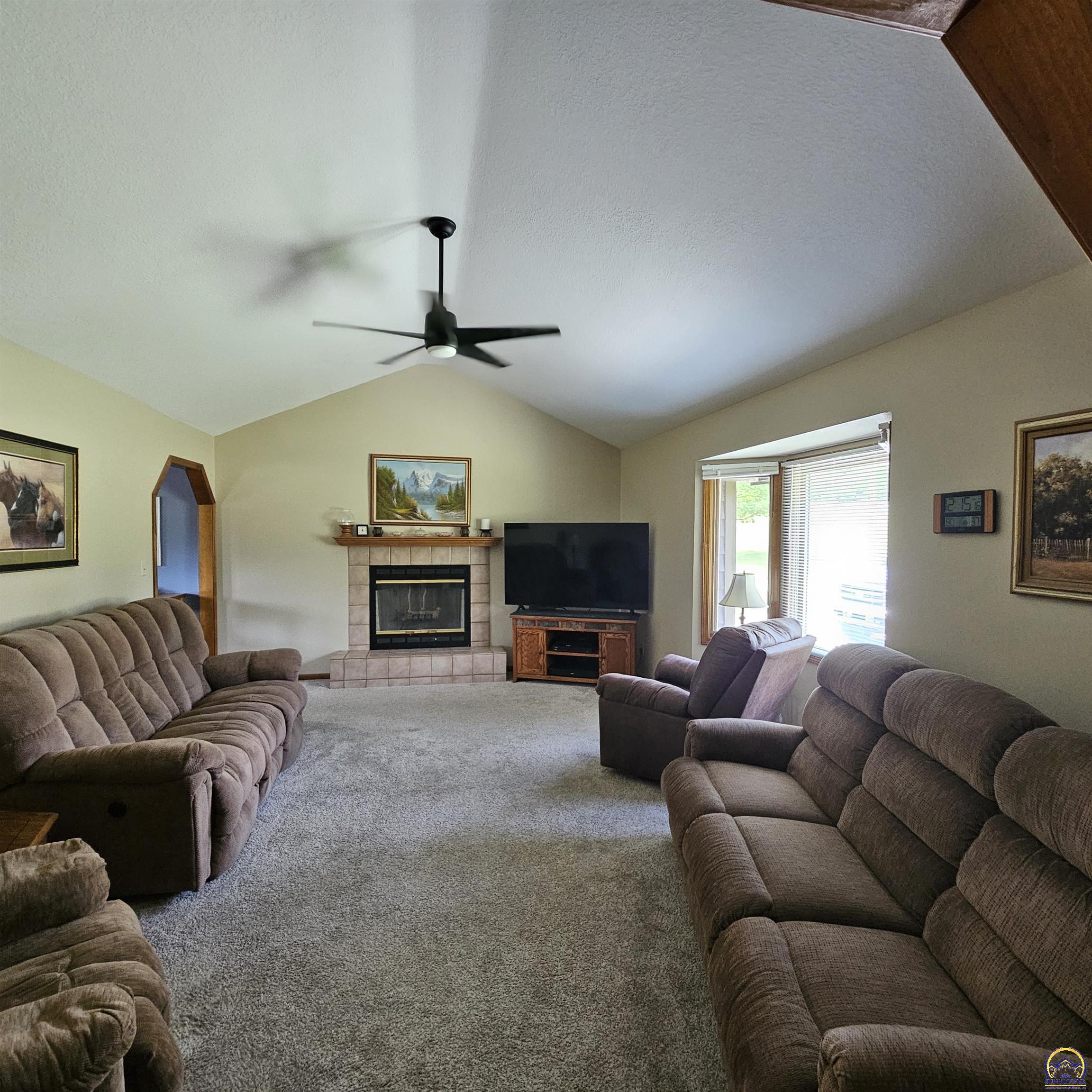 5334 Northwest Rochester Road Topeka, KS 66617 - Photo 2 of 21