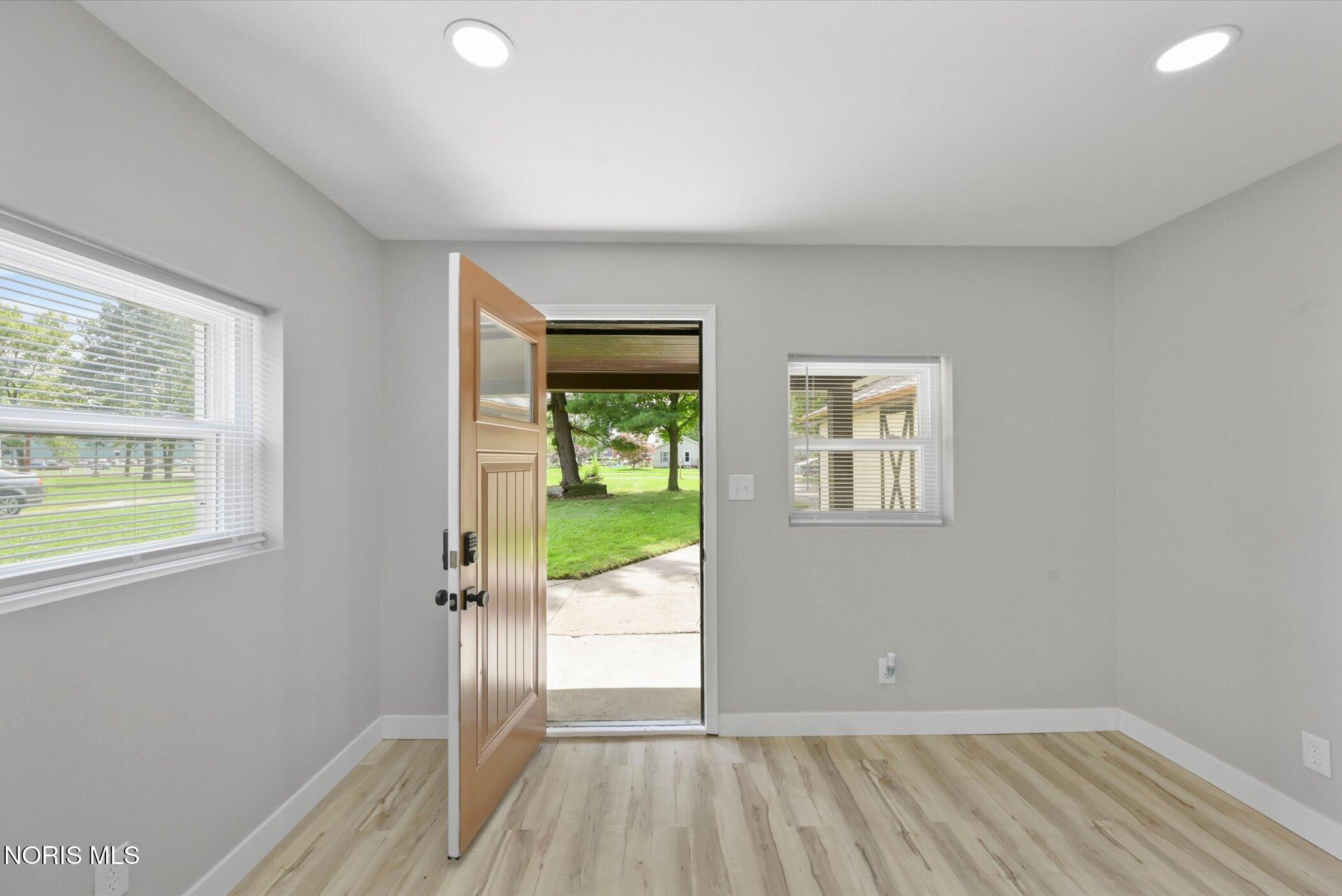 1374 Gage Road Toledo, OH 43612 - Photo 6 of 27 Gallery Image 6