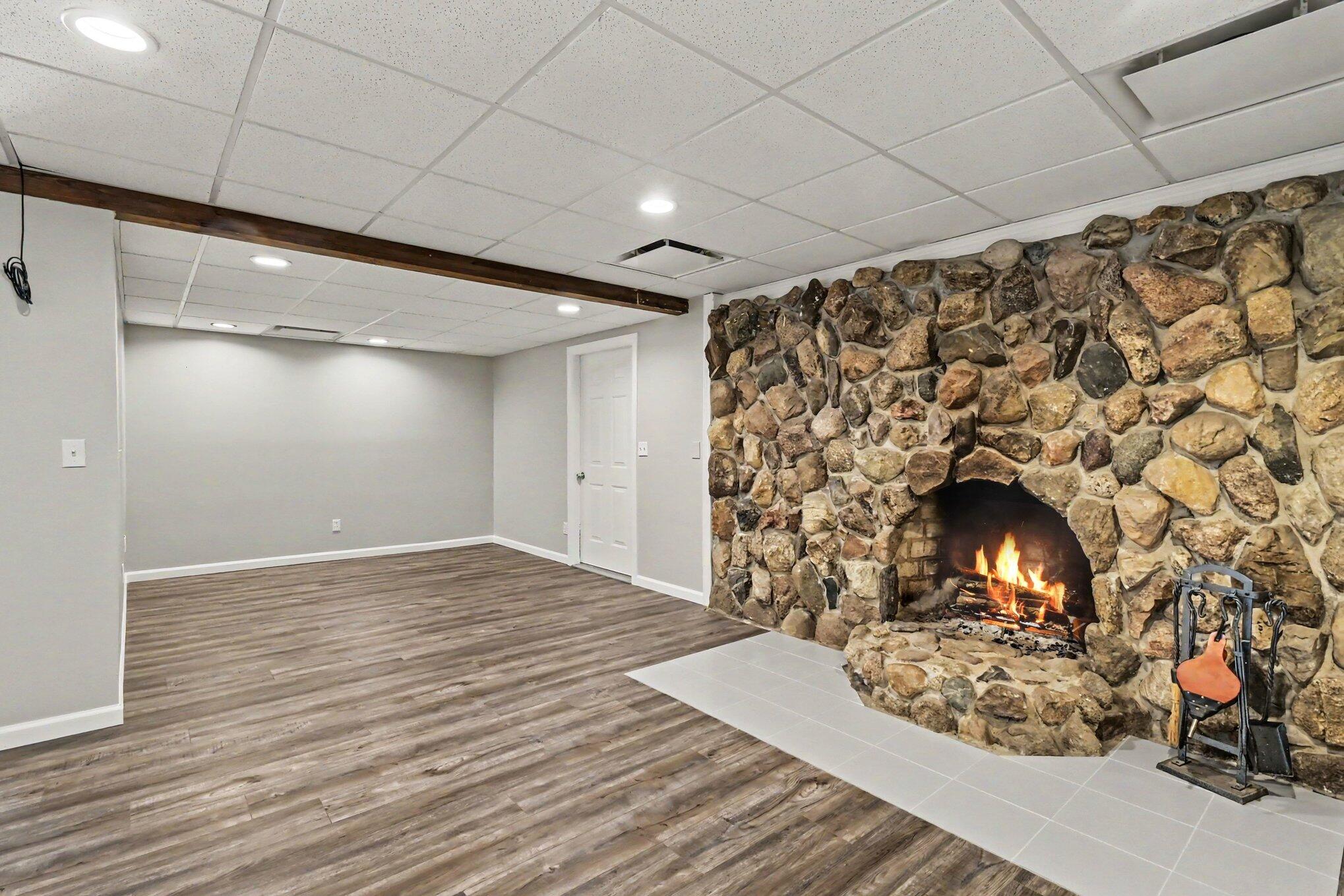 1900 Oak Grove Road Howell, MI 48855 - Photo 24 of 37 019_file_6450