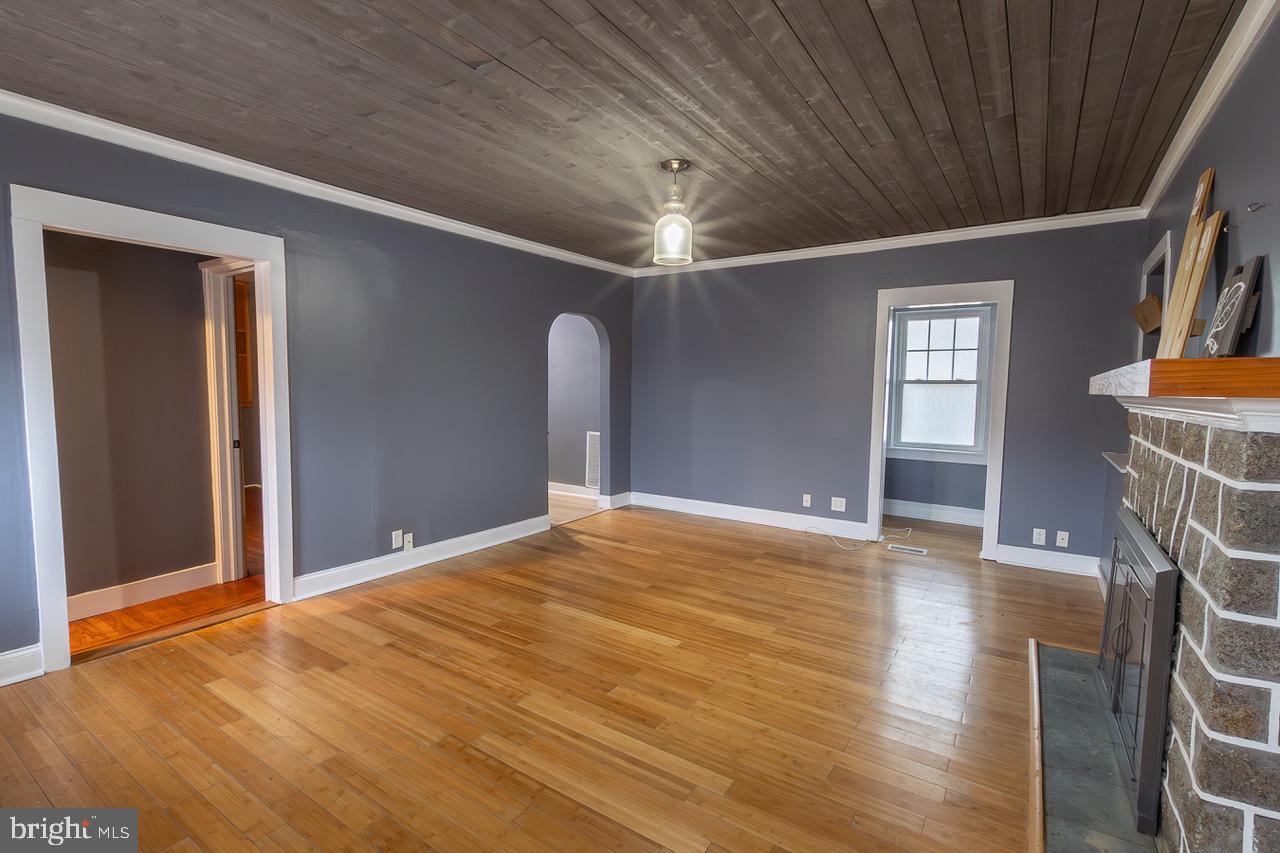 239 East Township Line Road Upper Darby, PA 19082 - Photo 10 of 31 First Floor Unit- Living Room