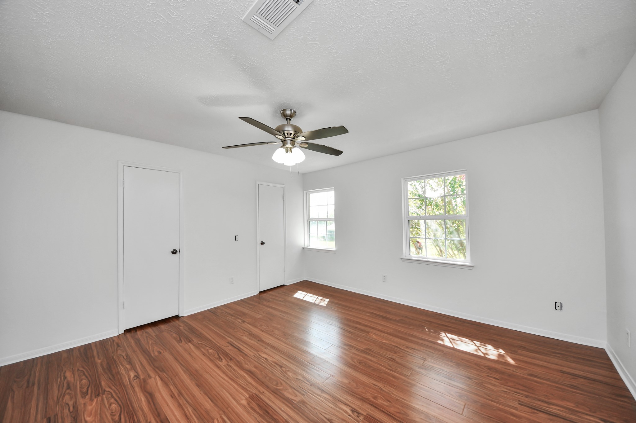 12190 Beamer Road Houston, TX 77089 - Photo 14 of 39 Gallery Image 14