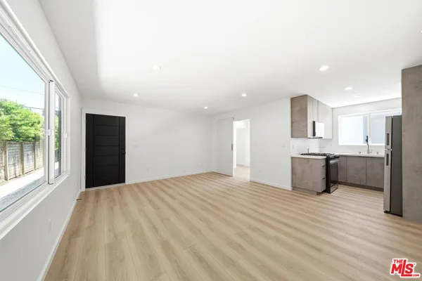 $5,100 | 333 6th Avenue, Unit A, Venice, CA 90291