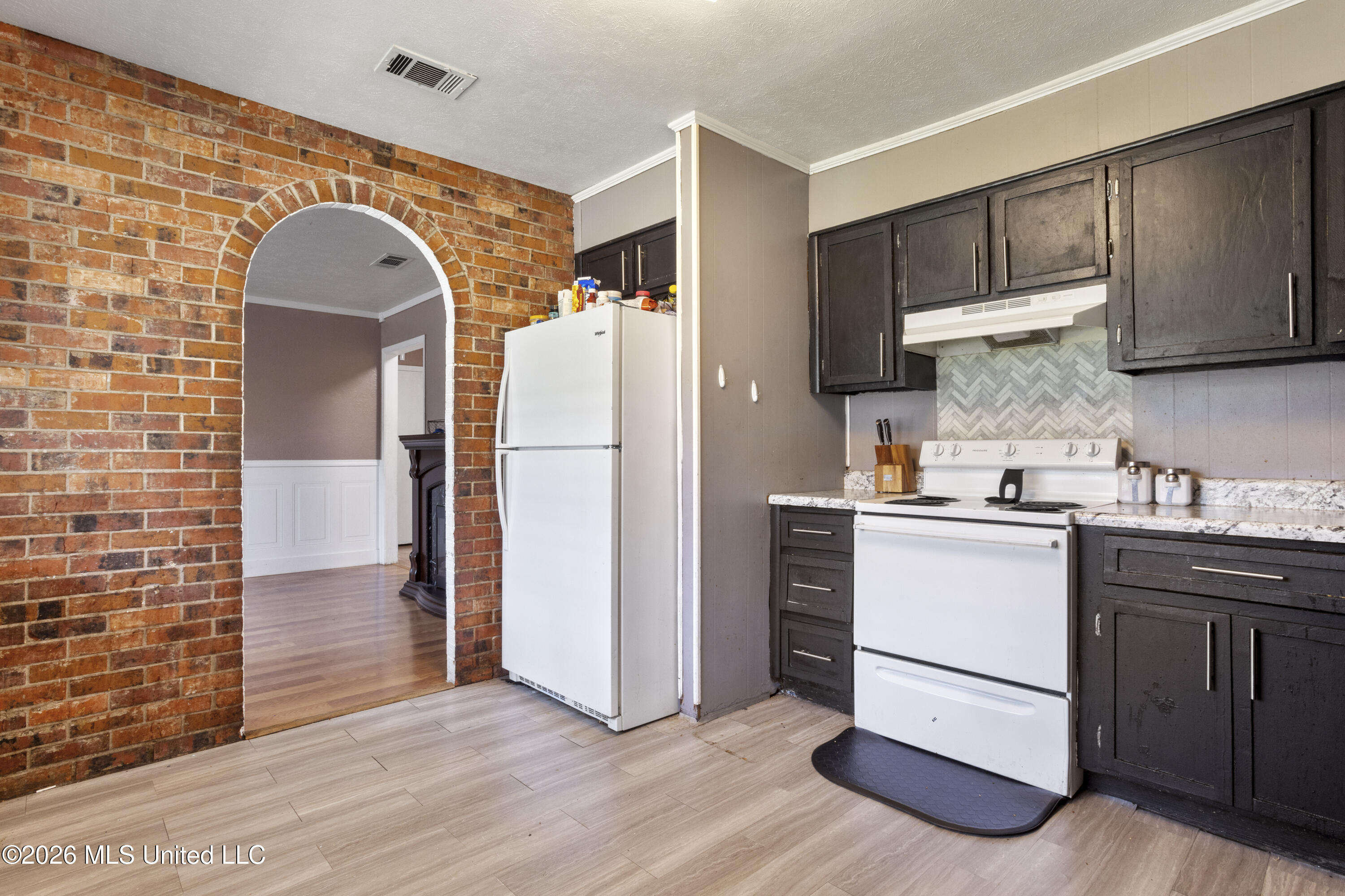 2124 Chestwood Road Gautier, MS 39553 - Photo 7 of 17 00007