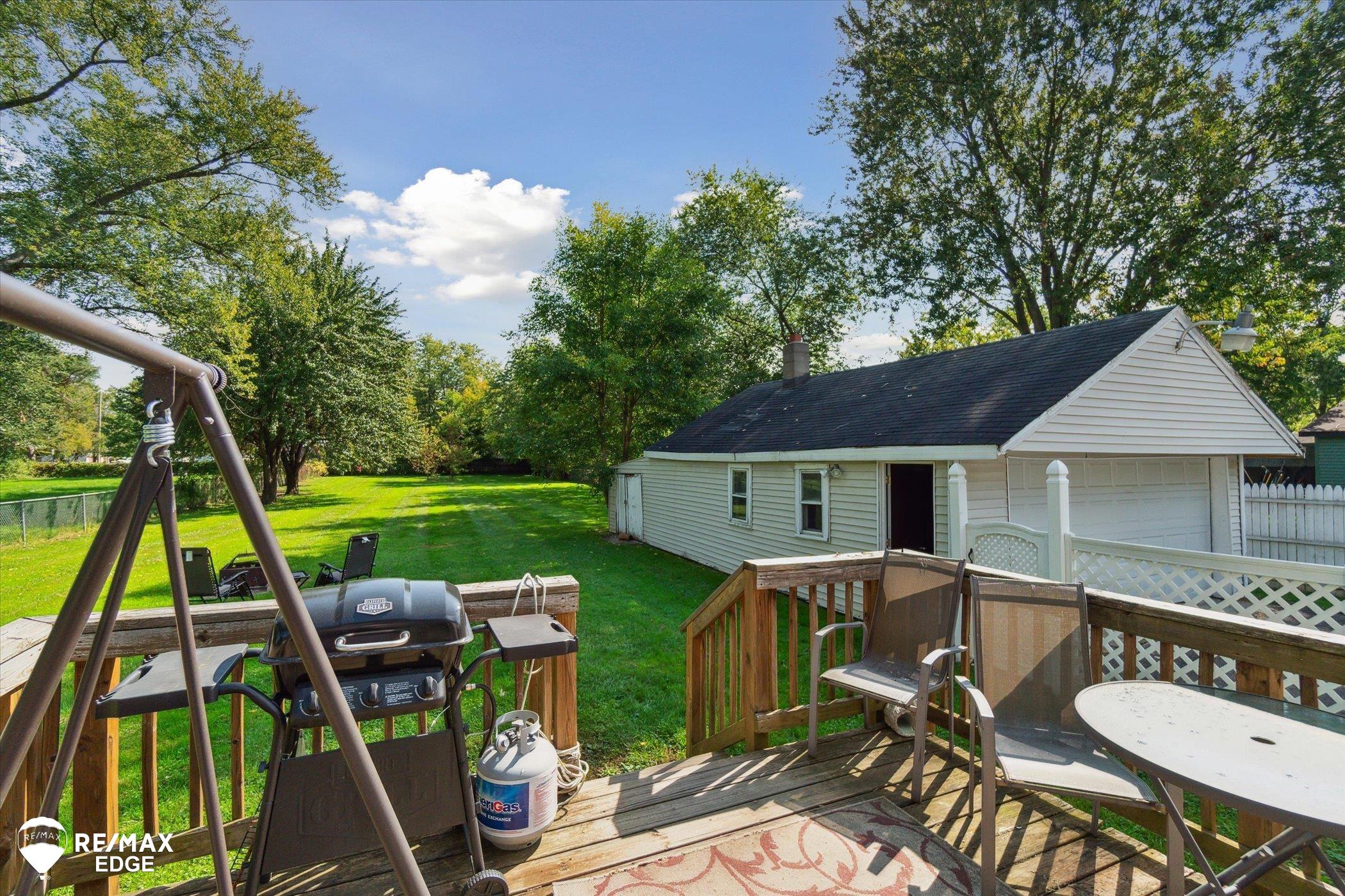 2197 Howe Road Burton, MI 48519 - Photo 30 of 37 50123004-29.JPG