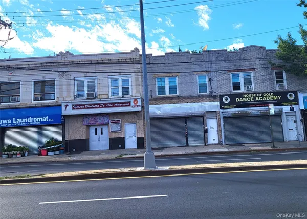 $2,400 | 220-13 Jamaica Avenue | Queens Village
