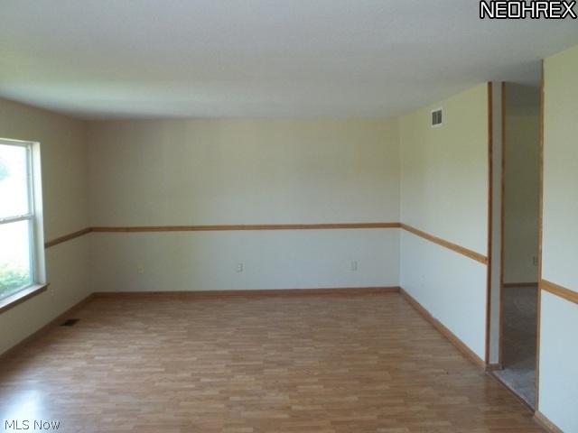6129 Palmyra Road Southwest Warren, OH 44481 - Photo 8 of 14 great room- liv rm