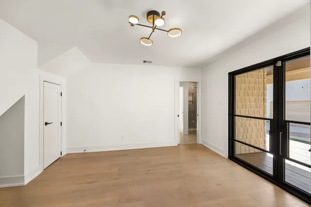 $1,299,000 | 709 West 39th Street, Houston, TX 77018