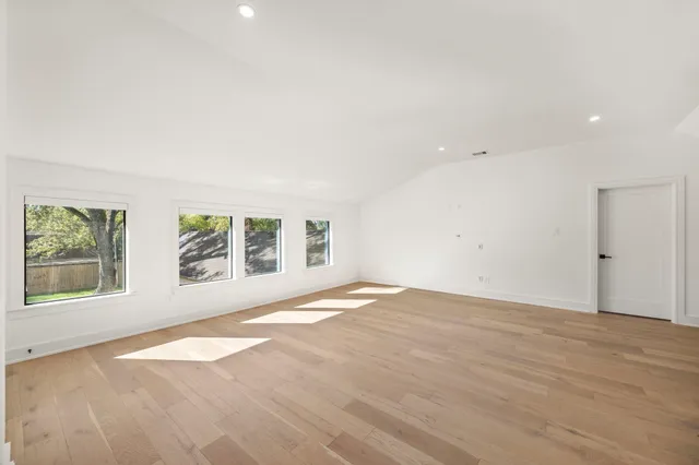 $1,299,000 | 709 West 39th Street, Houston, TX 77018