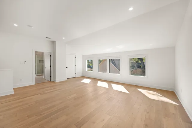 $1,299,000 | 709 West 39th Street, Houston, TX 77018