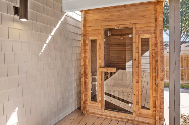 $1,299,000 | 709 West 39th Street, Houston, TX 77018