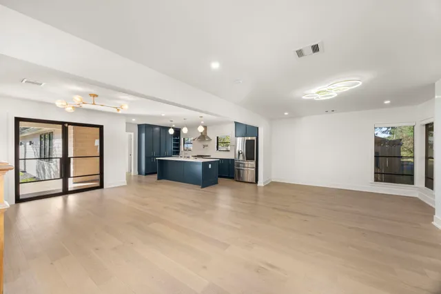 $1,299,000 | 709 West 39th Street, Houston, TX 77018