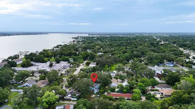 $2,650 | 210 15th Street East, Bradenton, FL 34208