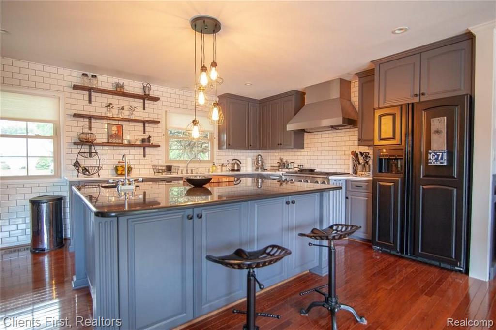 25236 Hopkins Road Farmington Hills, MI 48335 - Photo 17 of 53