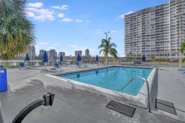$2,300 | 2780 Northeast 183rd Street, Unit 2011, Aventura, FL 33160