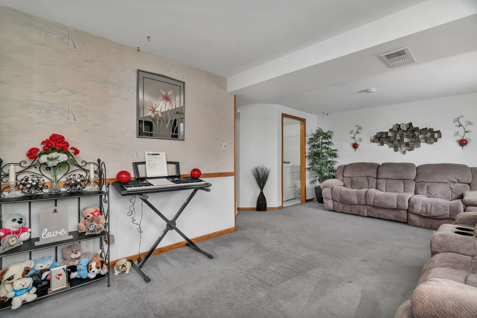 334 Hemlock Avenue Romeoville, IL 60446 - Photo 14 of 24 a living room with furniture and a wooden floor