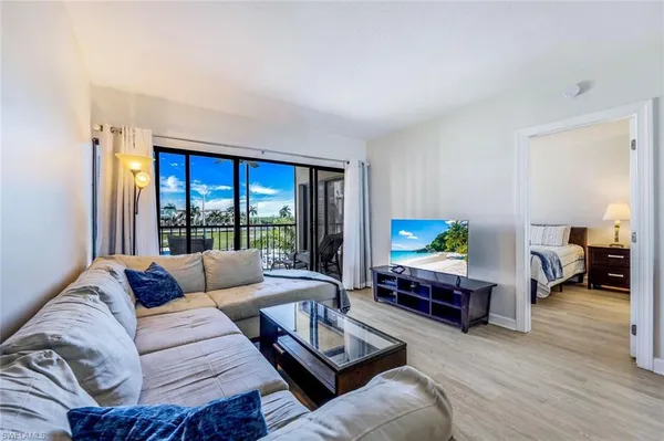 $2,300 | 803 River Point Drive, Unit 201B, Naples, FL 34102