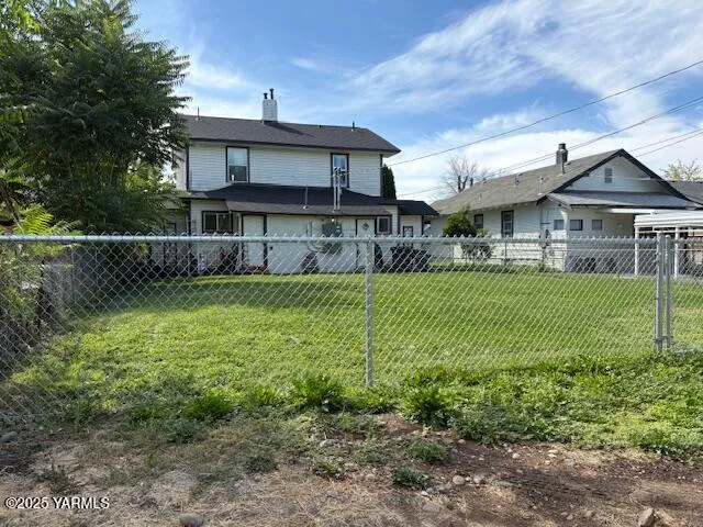 $320,000 | 707 South 8th Avenue, Yakima, WA 98902