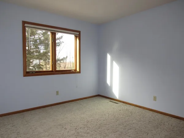 $349,000 | 1621 Oakwood Drive, Worthington, MN 56187