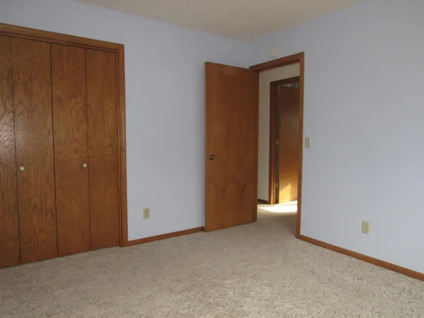 $349,000 | 1621 Oakwood Drive, Worthington, MN 56187