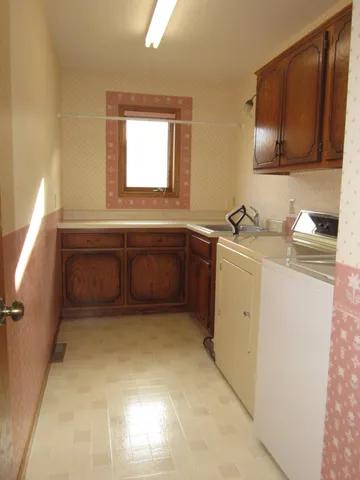 $349,000 | 1621 Oakwood Drive, Worthington, MN 56187