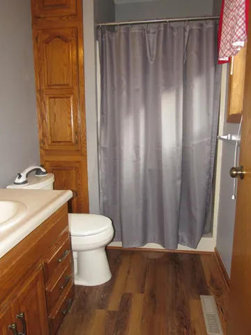 $349,000 | 1621 Oakwood Drive, Worthington, MN 56187