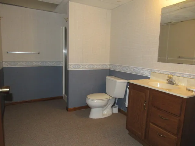 $349,000 | 1621 Oakwood Drive, Worthington, MN 56187