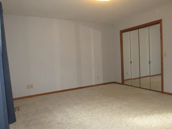 $349,000 | 1621 Oakwood Drive, Worthington, MN 56187