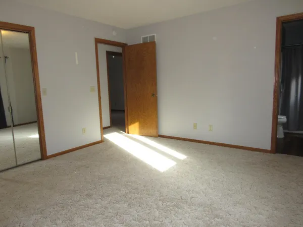 $349,000 | 1621 Oakwood Drive, Worthington, MN 56187