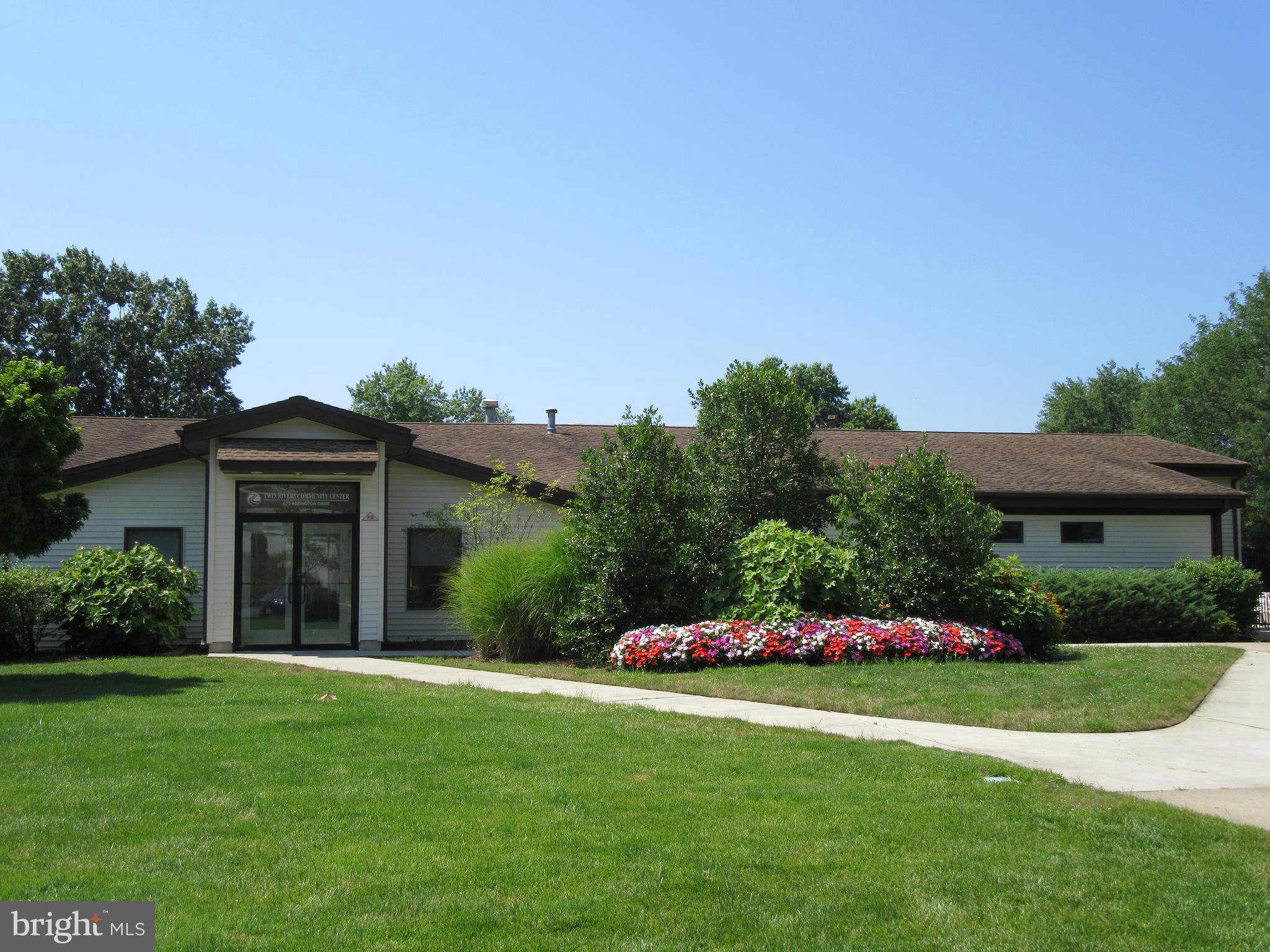 557 Fairfield Road East Windsor, NJ 08520 - Photo 17 of 23 Gallery Image 17