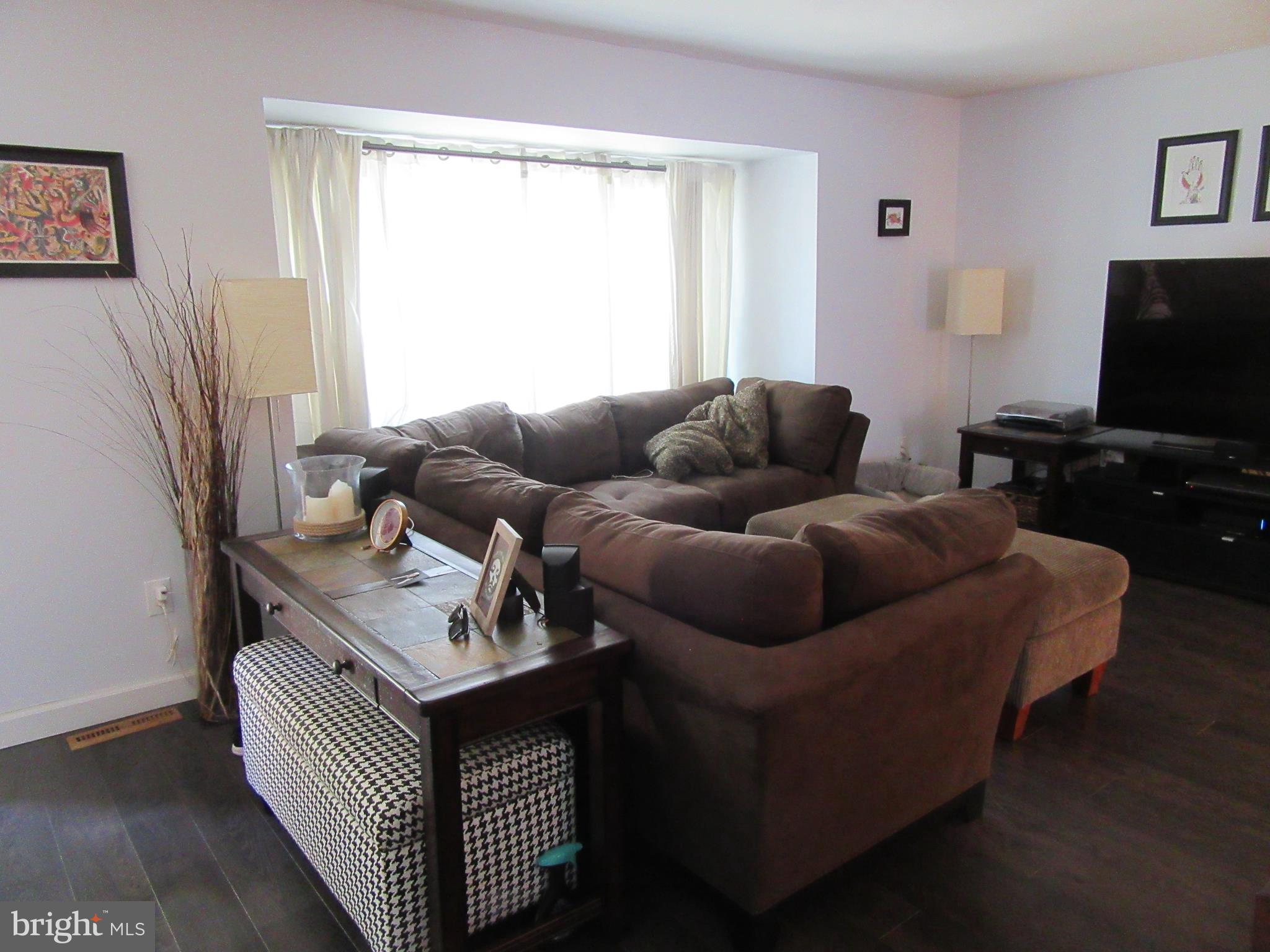 557 Fairfield Road East Windsor, NJ 08520 - Photo 3 of 23 Gallery Image 3