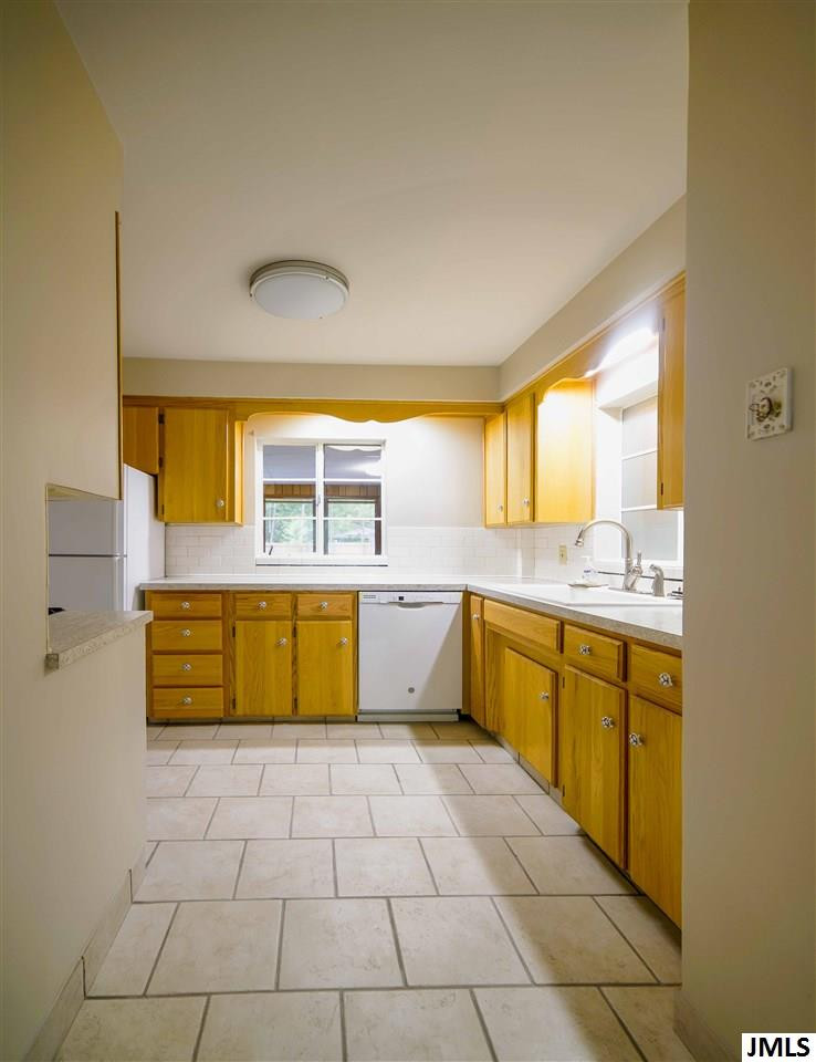 856 Springcrest Boulevard Jackson, MI 49203 - Photo 12 of 24 Photo 15