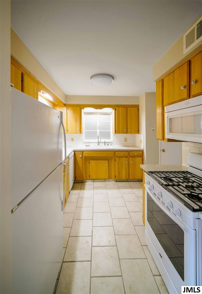 856 Springcrest Boulevard Jackson, MI 49203 - Photo 14 of 24 Photo 17