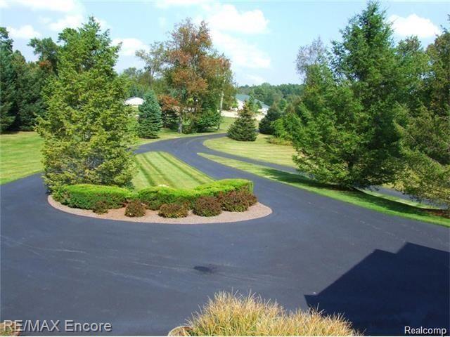 8629 Sashabaw Road Clarkston, MI 48348 - Photo 5 of 34 Circle drive to front door and separate drive to lower garage