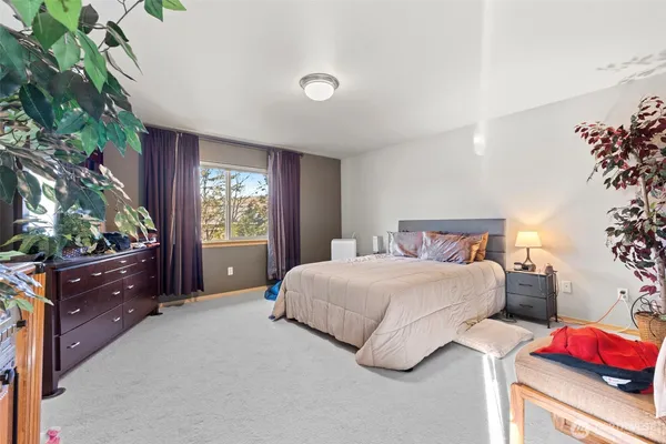 $575,000 | 207 Williams Boulevard Northeast, Orting, WA 98360