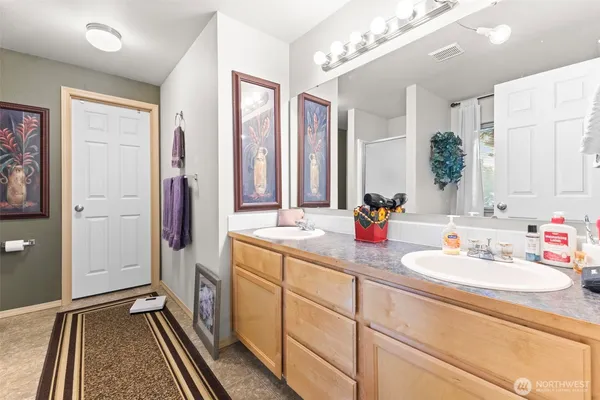 $575,000 | 207 Williams Boulevard Northeast, Orting, WA 98360