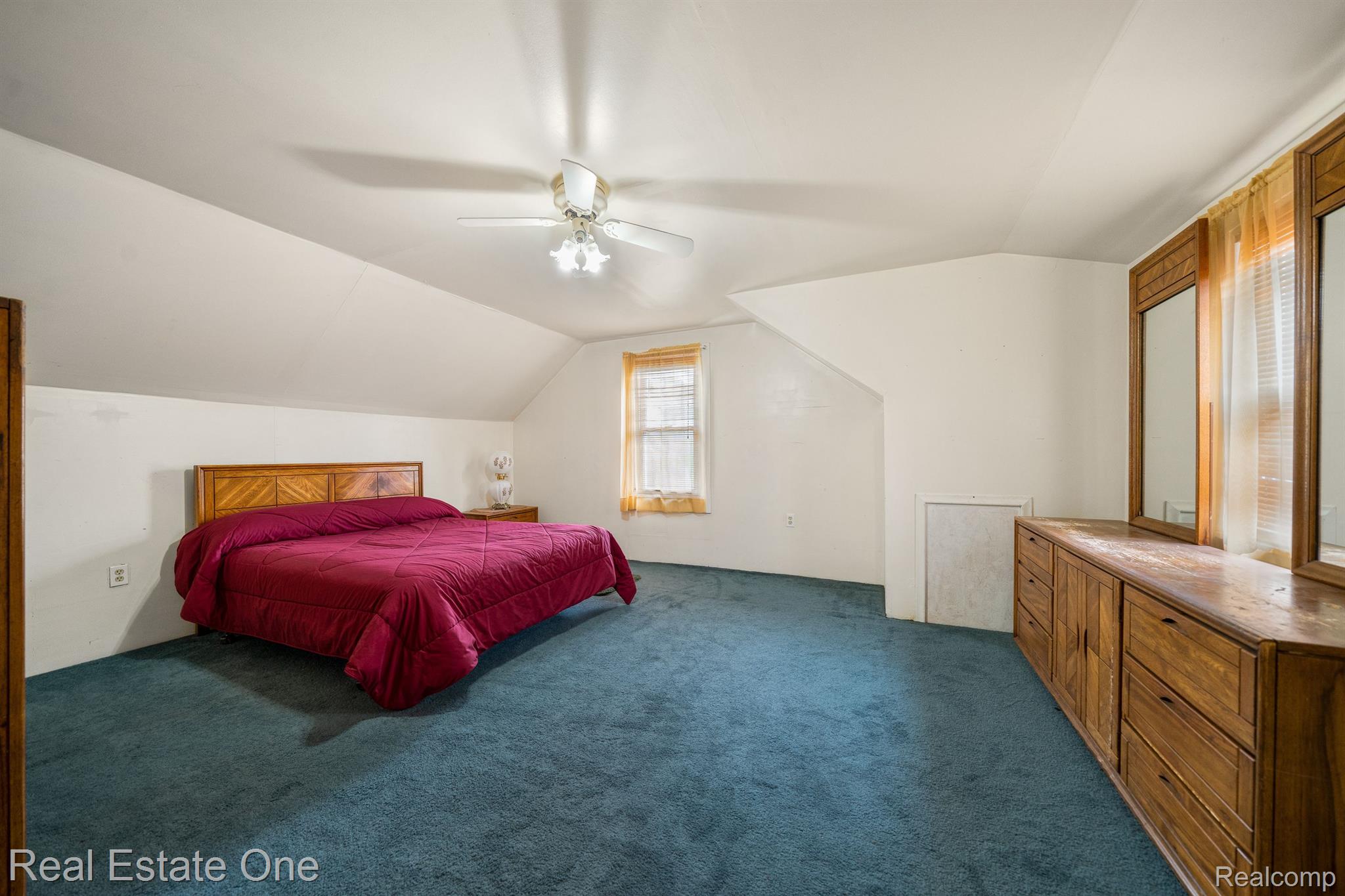 227 Ogemaw Road Pontiac, MI 48341 - Photo 19 of 35 large Bedroom #3 (or upstairs Primary Bedroom)