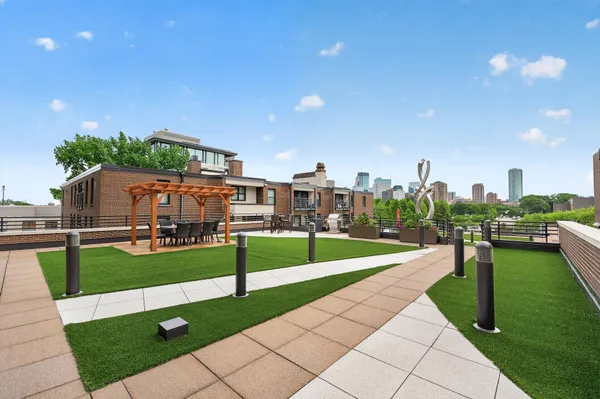 $425,000 | 50 Groveland Terrace, Unit C208, Minneapolis, MN 55403