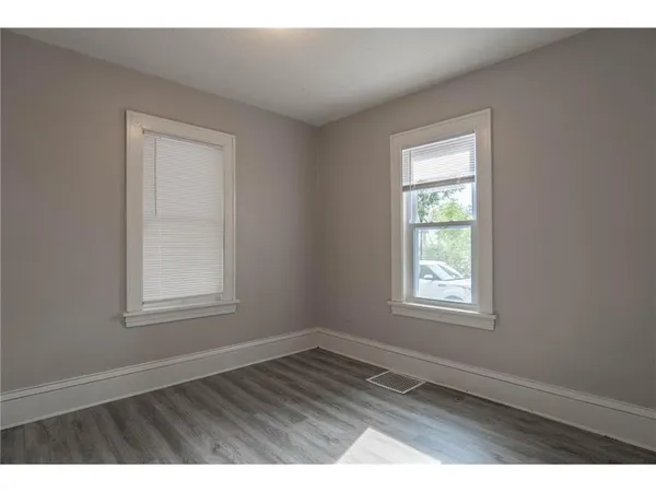 $1,725 | 1002 Lowry Avenue North, Minneapolis, MN 55412
