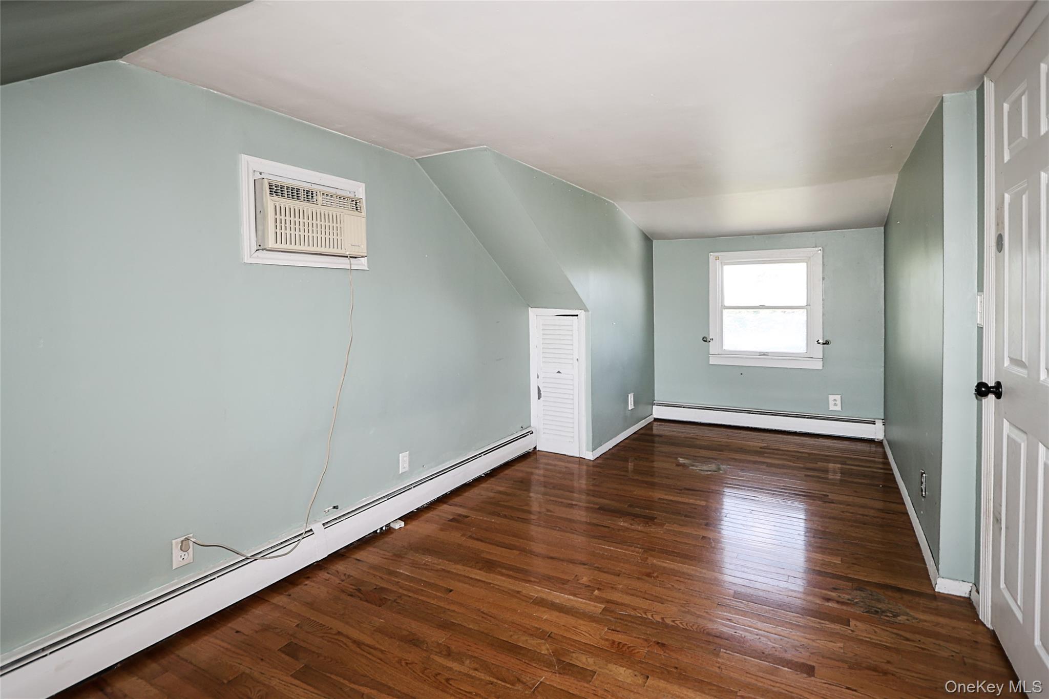 20 East Clearwater Road Lindenhurst, NY 11757 - Photo 26 of 41