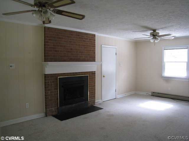 13701 Cedar Creek Road Chesterfield, VA 23838 - Photo 4 of 10 Den/Family/Great Room