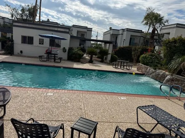 $1,100 | 740 West Elm Street, Unit 214, Phoenix, AZ 85013