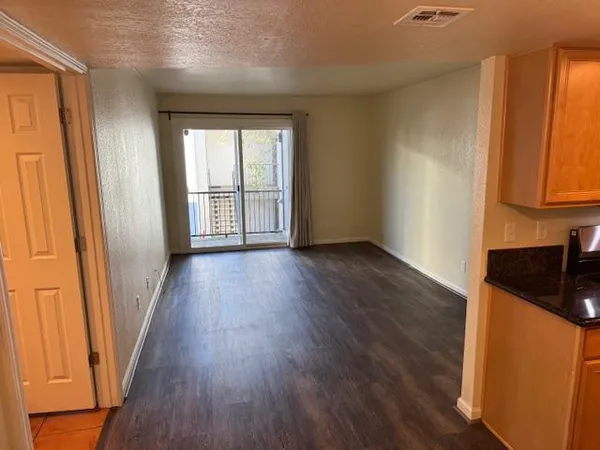 $1,100 | 740 West Elm Street, Unit 214, Phoenix, AZ 85013