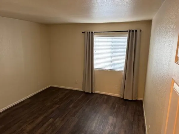 $995 | 740 West Elm Street, Unit 214, Phoenix, AZ 85013