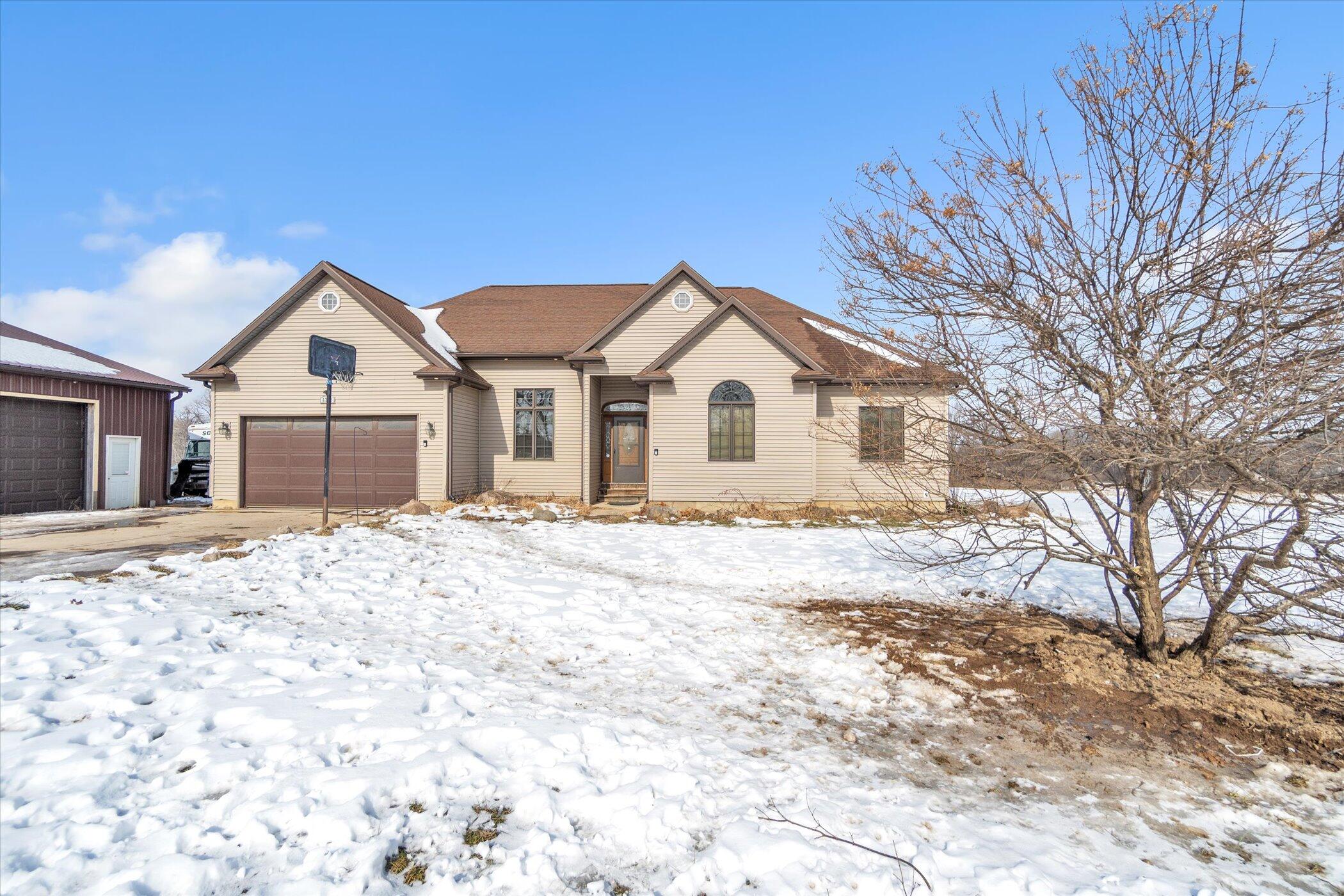6302 County Farm Road Jackson, MI 49201 - Photo 3 of 73 03-6302-County-Farm-Rd-WindowStill-Real-