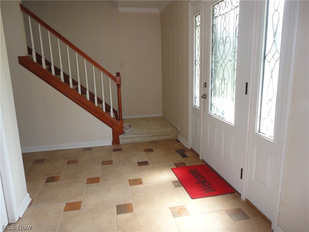 5945 Ravine Boulevard Cleveland, OH 44134 - Photo 2 of 28