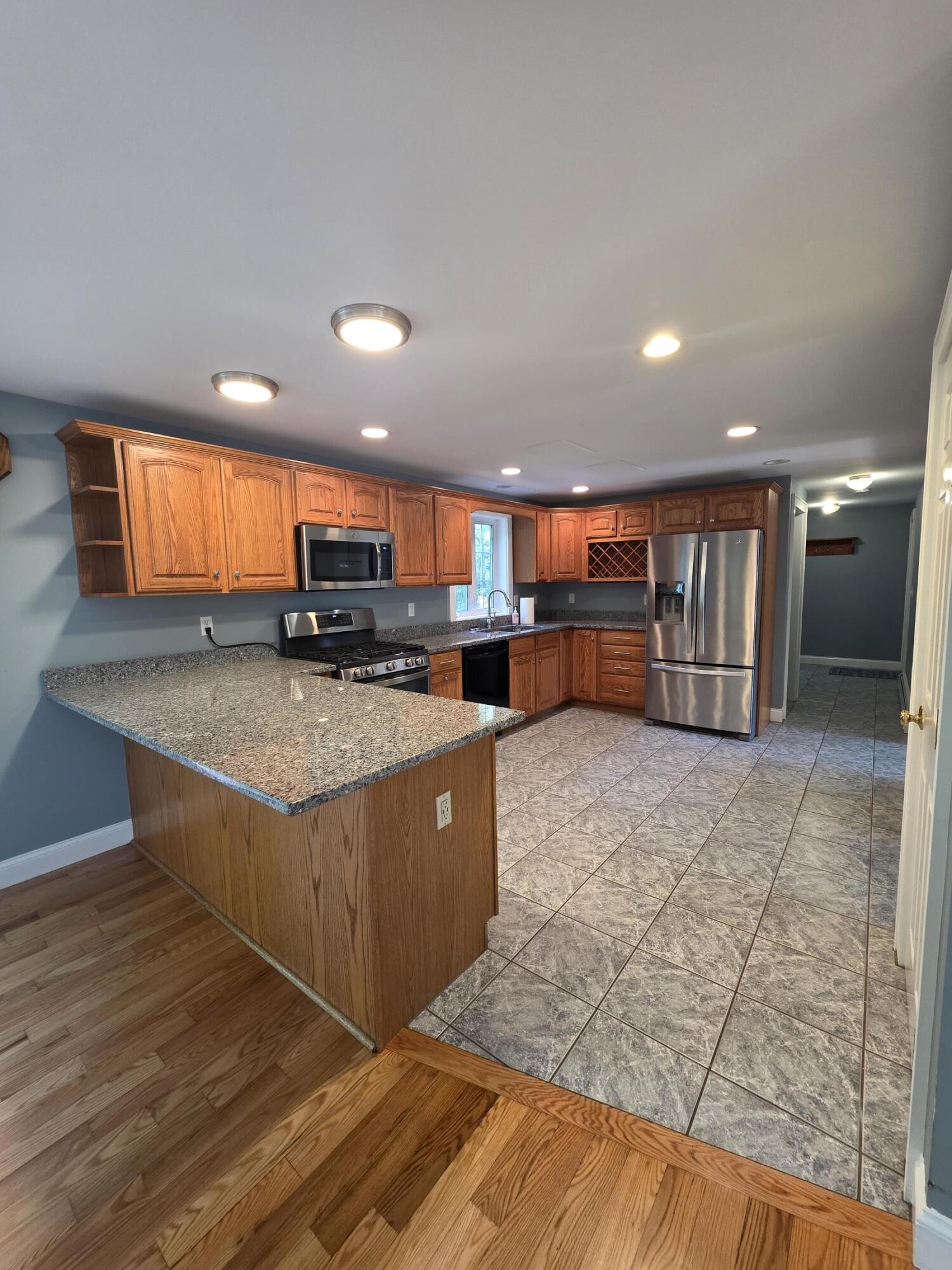8 Benson Road Biddeford, ME 04005 - Photo 3 of 77 1000021246