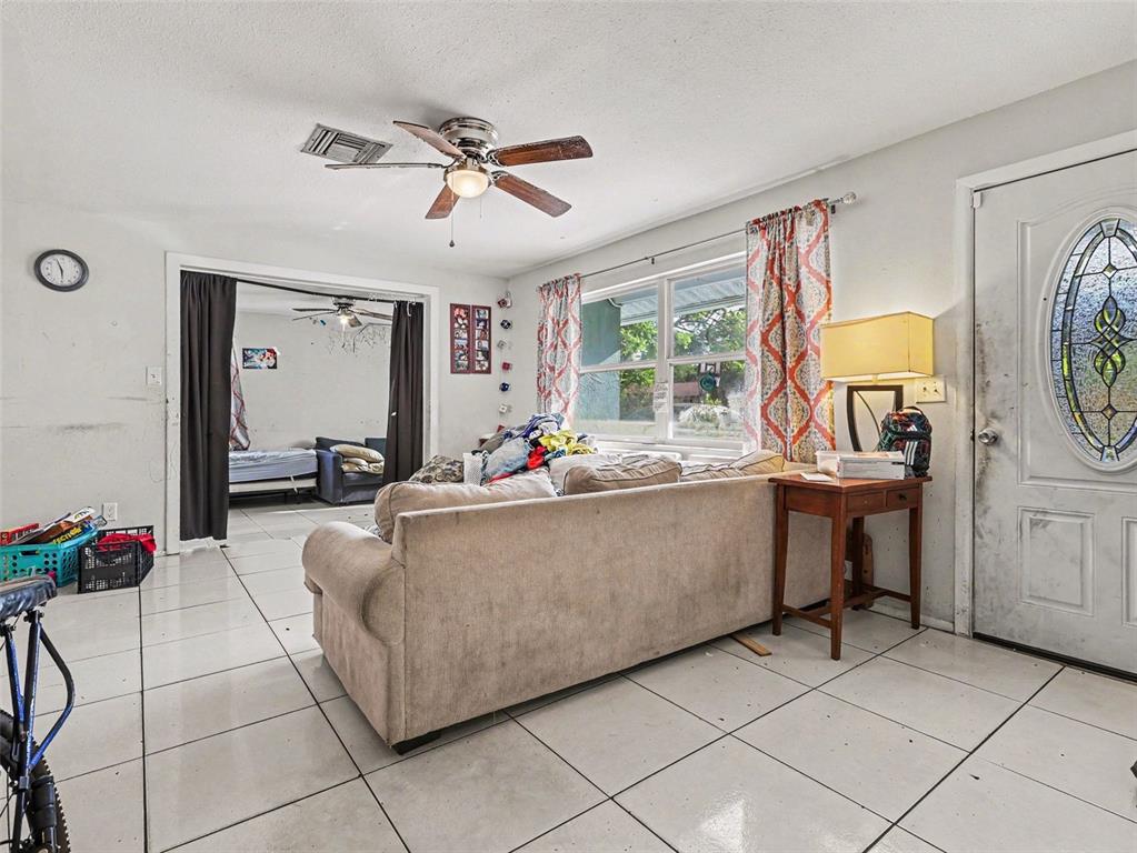 415 Oakmount Road Clearwater, FL 33765 - Photo 5 of 26