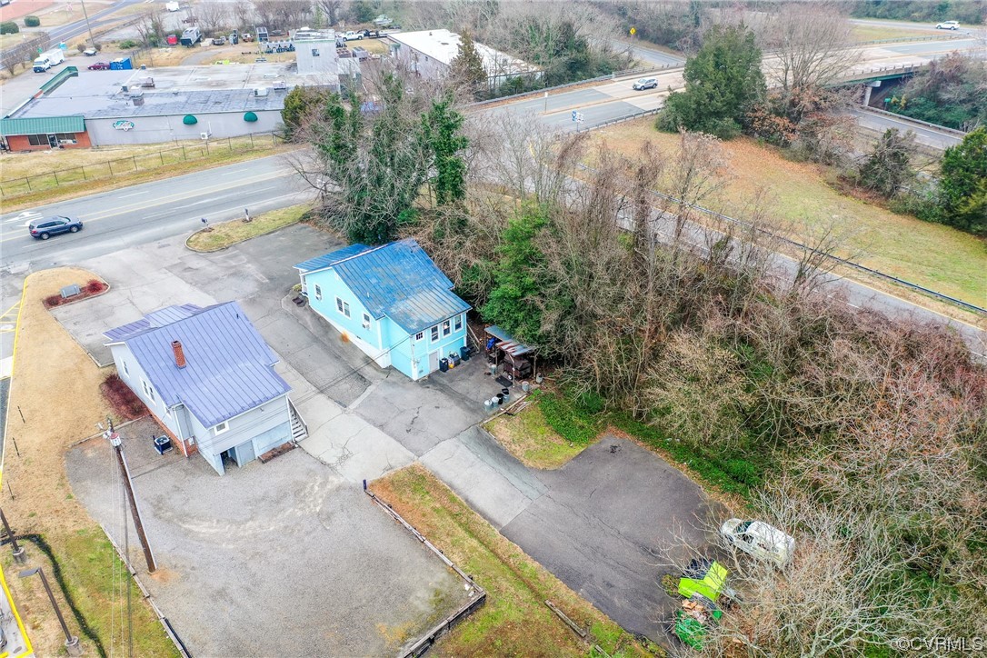 8011 Cold Harbor Road Mechanicsville, VA 23111 - Photo 10 of 20 an aerial view of a swimming pool