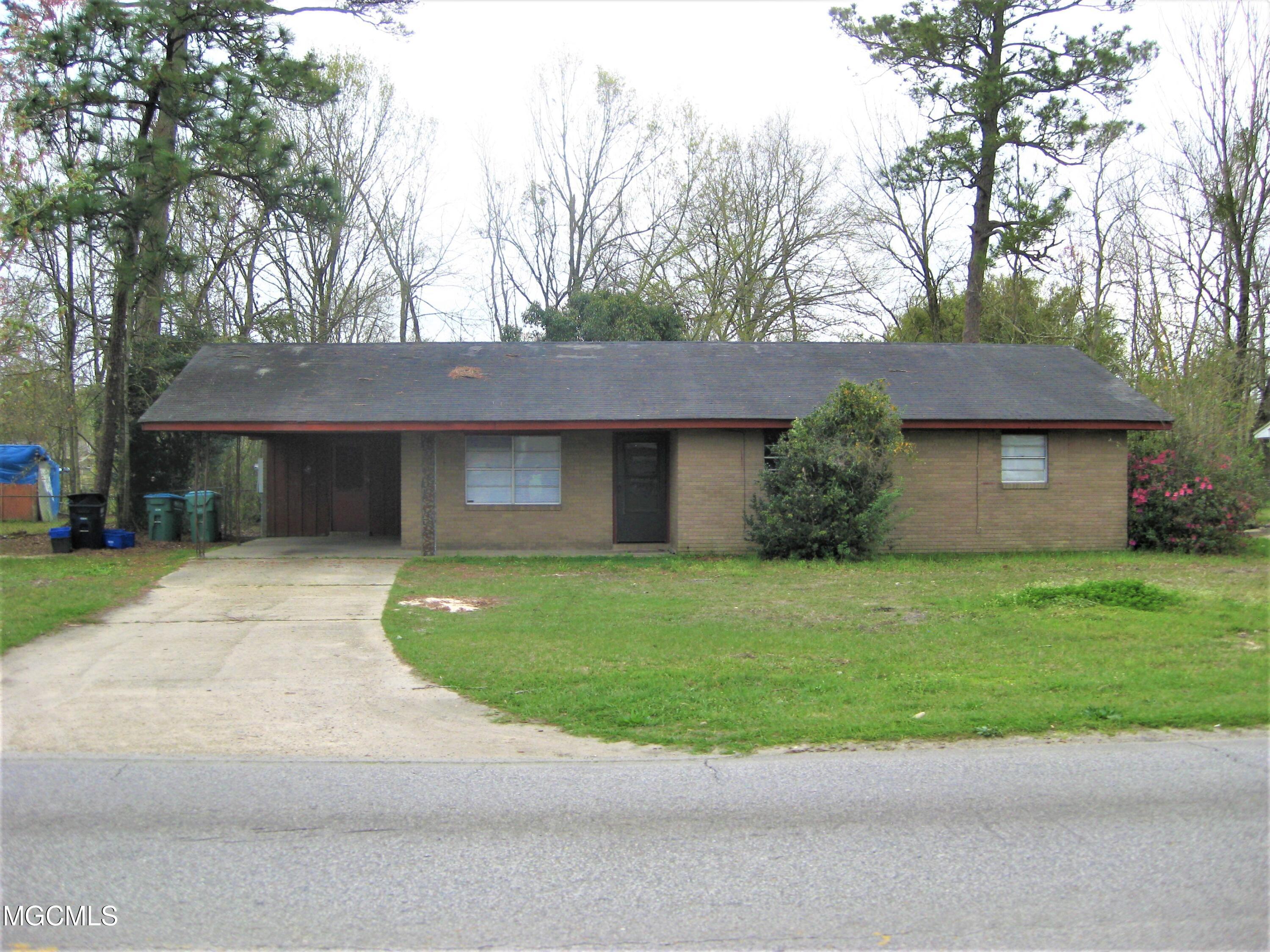 13045 Dedeaux Road Gulfport, MS 39503 - Photo 1 of 20 IMG_0554 (2)