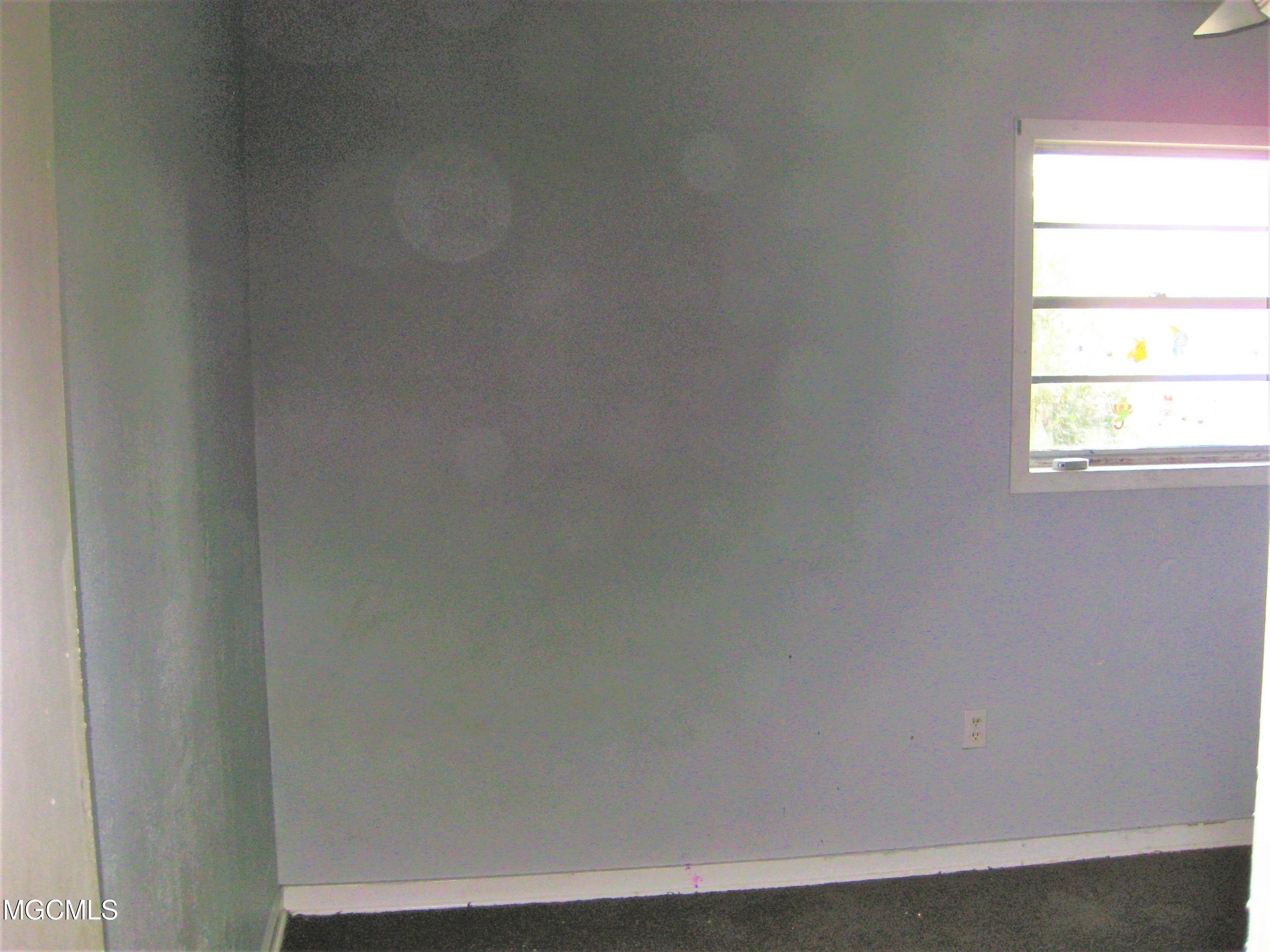 13045 Dedeaux Road Gulfport, MS 39503 - Photo 17 of 20 IMG_0570 (2)